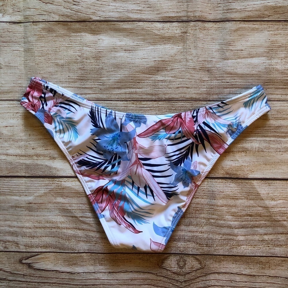 NWOT Splendid Bikini Bottom‎ - Picture 2 of 5